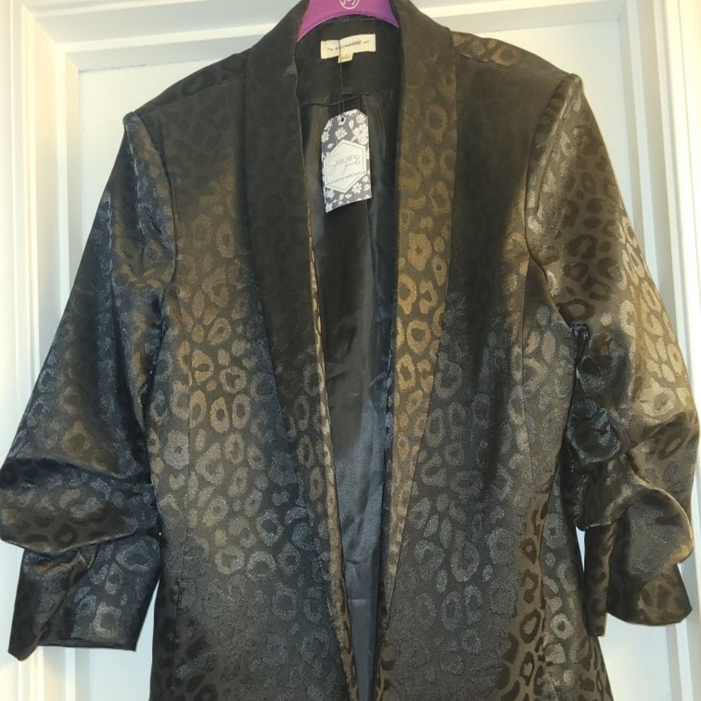 Black eesome blazer - NWT black leopard